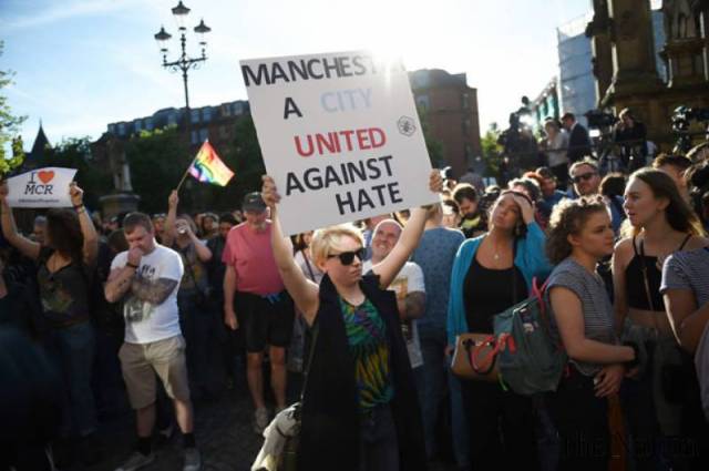 manchester-terror-attack-1495572472-3382