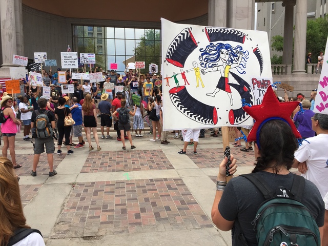 ImpeachmentMarchDenver_July2_17_1499037172861_62159597_ver1.0_640_480