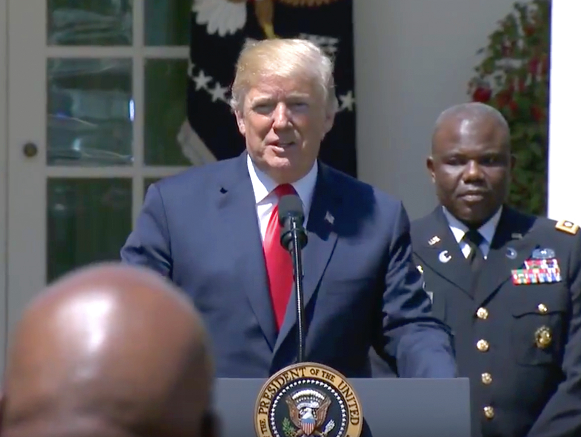 trump-national-day-of-prayer-2