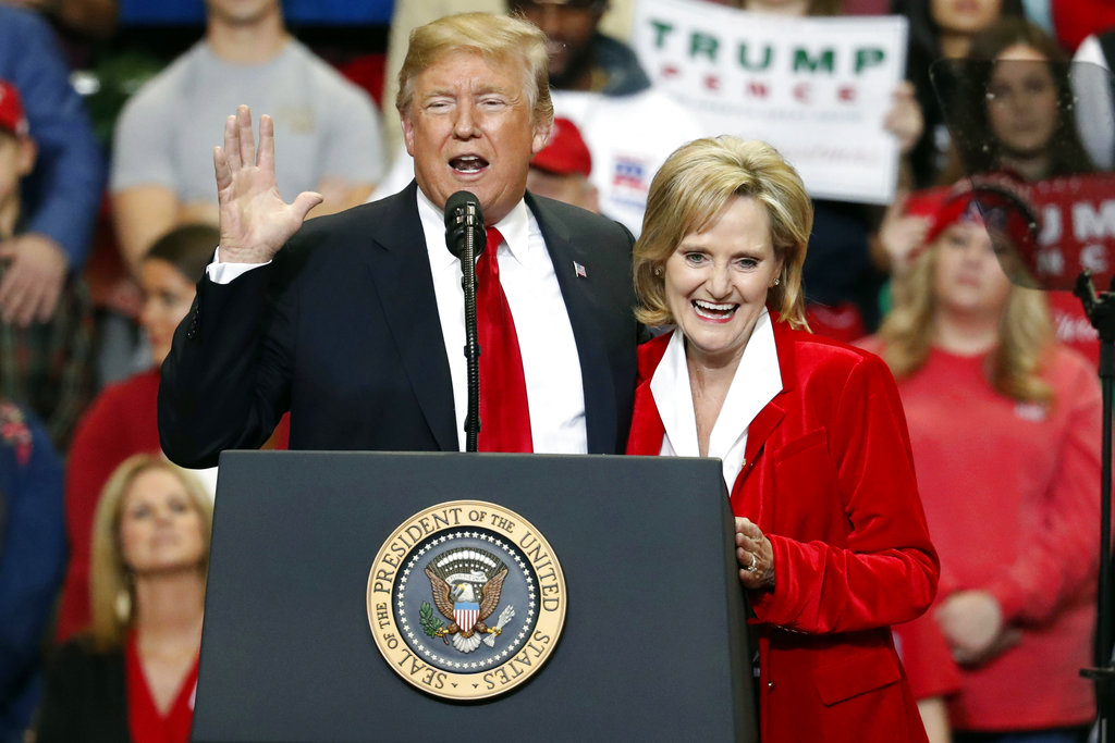Cindy Hyde-Smith, Donald Trump