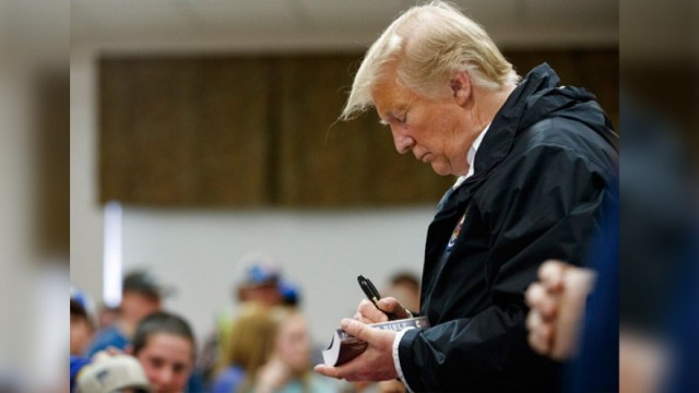 trumpbible2.jpg.hashed.7bd49482.desktop.story.share